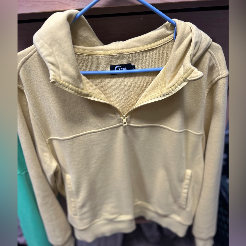 ZYIA Women's Yarrow Half-Zip Sweater